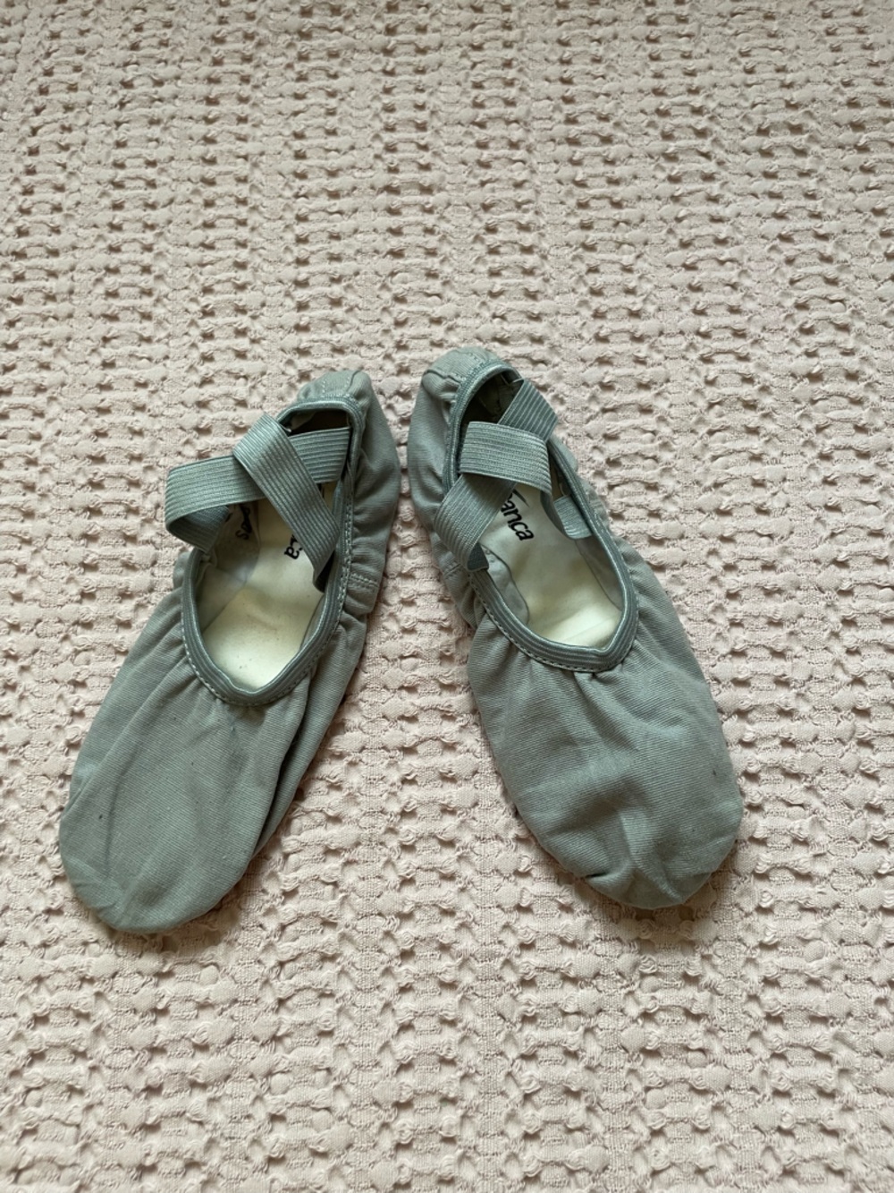Girls So Danca Gray ballet,Jazz Dance Shoes Size 5.5 Used Twice Dance Show